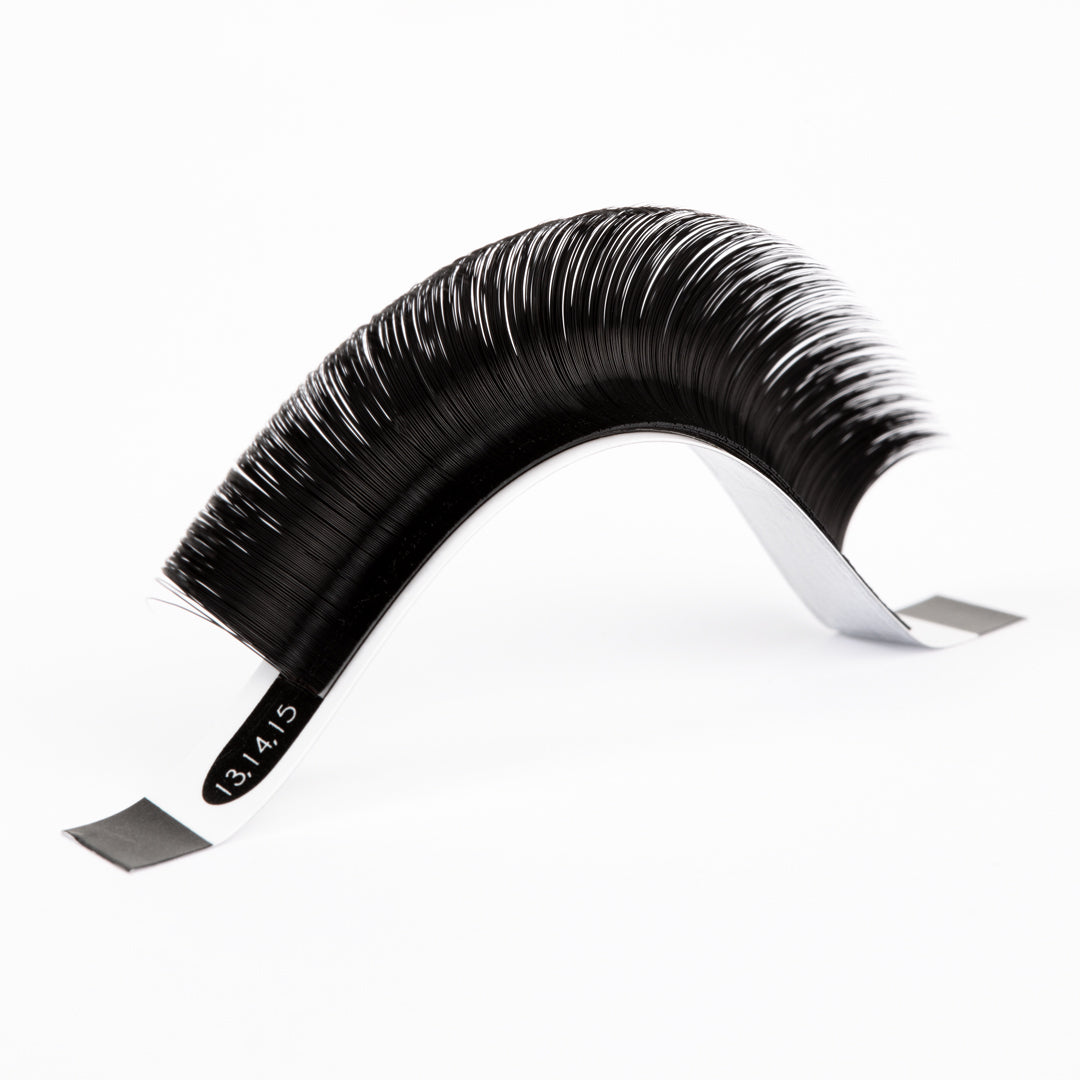 Easy Fanning Mega Volume Lashes 0.05 offering wispy lash look