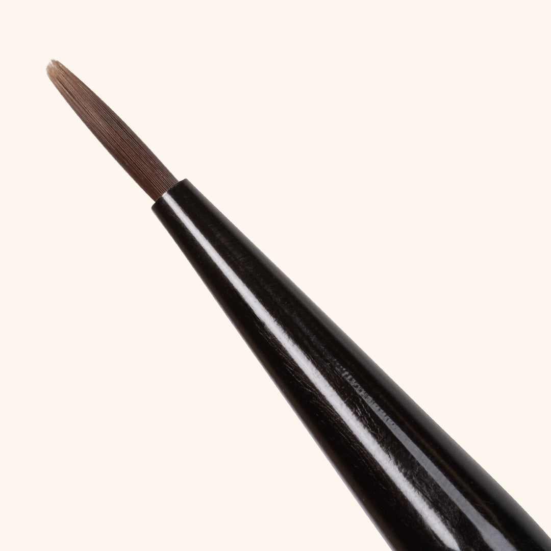 So Henna Liner Brow Brush shown in close-up