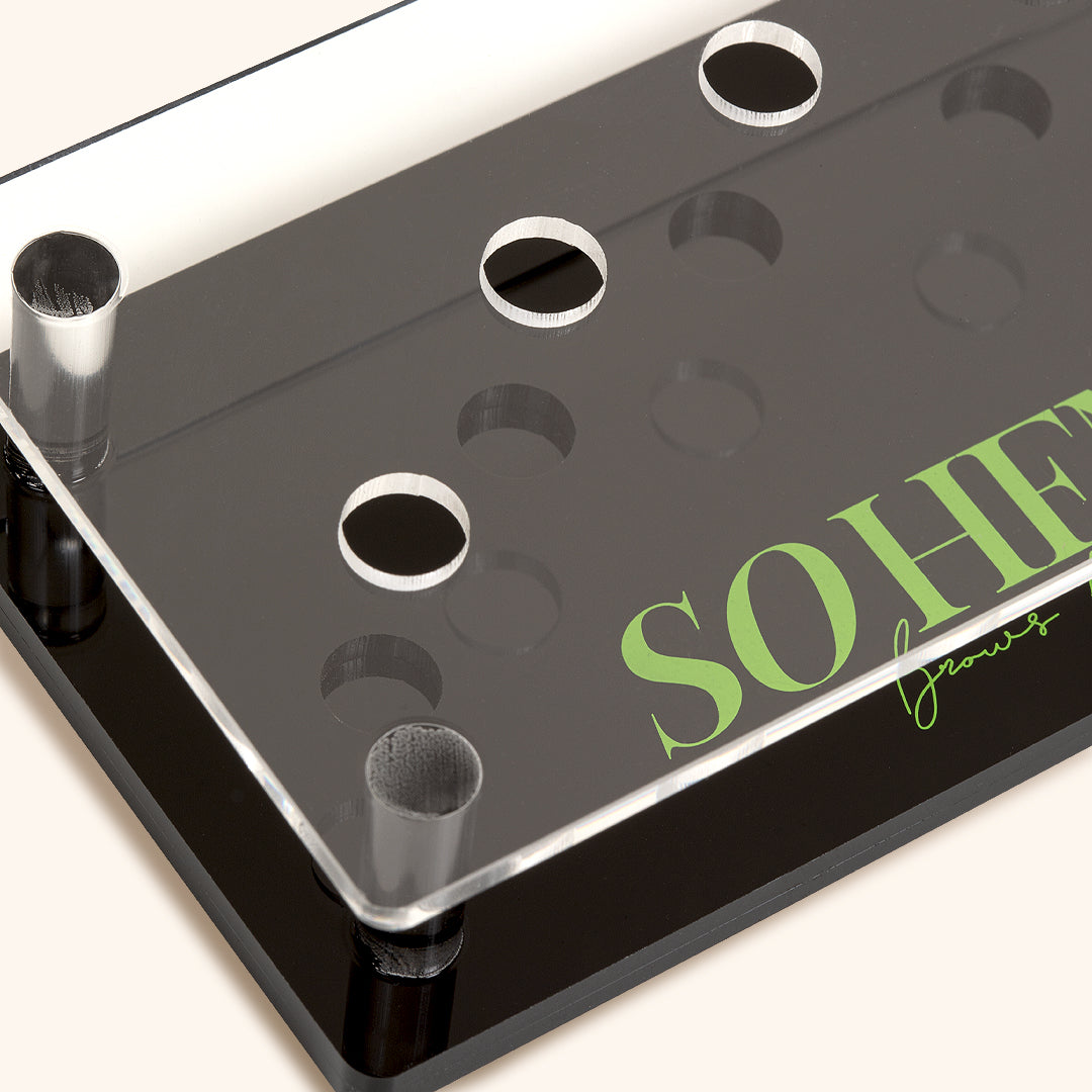 Close up image of the So Henna brush holder